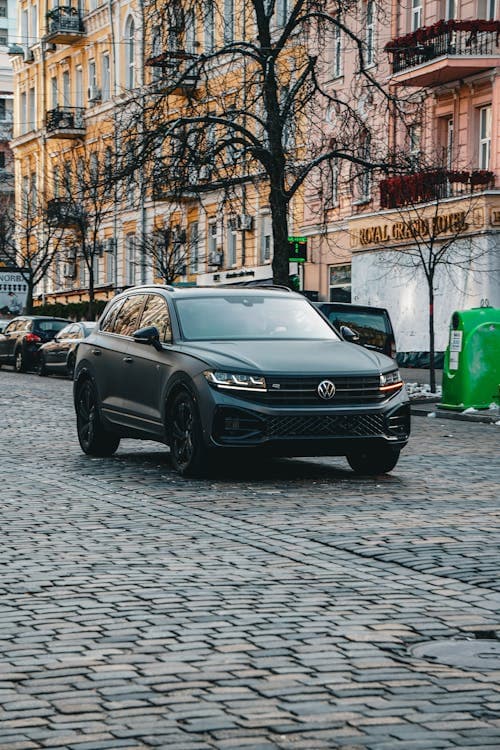 Dante's Mopar Parts lifestyle